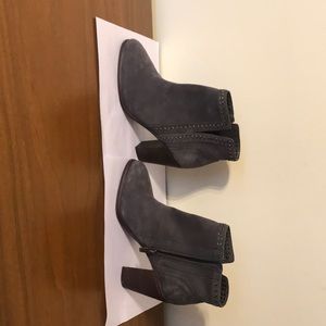 Vince Camuto new leather boots size 8